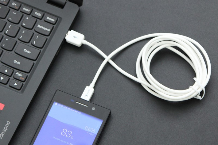 Ngoài ra, kết nối có dây qua USB giúp ổn định hơn khi dùng với máy tính.