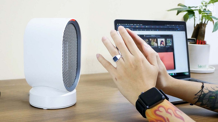 Thiết bị này tỏa hơi ấm ổn định, đủ giữ nhiệt cho phần thân trên mà không làm nóng cả căn phòng, giúp cơ thể dễ chịu khi ngồi lâu.