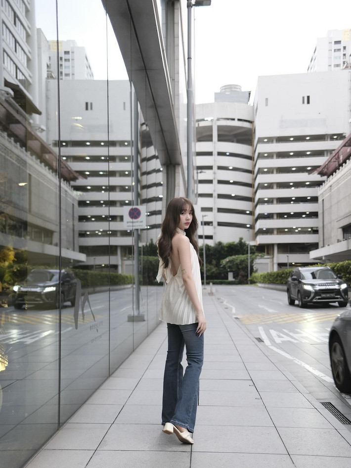 Trên TikTok, nữ coser này gây ấn tượng mạnh khi đạt gần 33 triệu lượt tim nhờ những video đời thường gần gũi và hài hước.