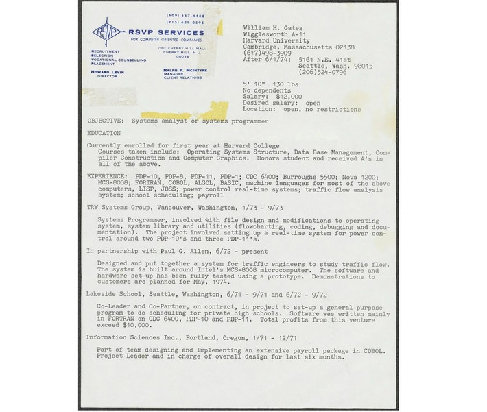 Ngay khi còn là sinh viên Đại học Harvard, Bill Gates đã đạt điểm tuyệt đối ở hàng loạt môn chuyên ngành công nghệ cốt lõi. ﻿