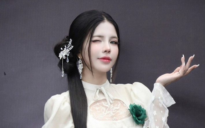 Đoạn video với biểu cảm đáng yêu đã thu hút hàng nghìn lượt thả tim cùng nhiều bình luận tích cực từ người hâm mộ.