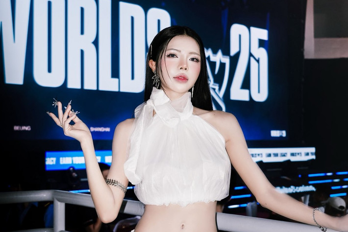 Không ít lần, Mai Dora khiến fan “đứng ngồi không yên” với những màn cosplay nóng bỏng.