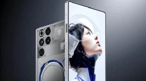 Nubia Redmagic 11 Pro với pin 7.500 mAh và hệ thống tản nhiệt chủ động, duy trì pin ổn định khi chơi game nặng.