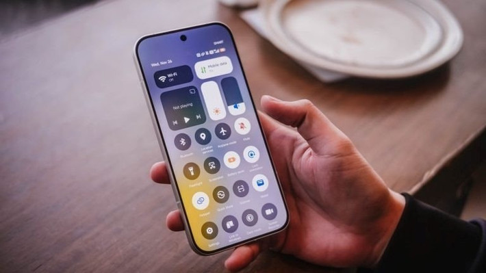 Pin 6210mAh lớn nhất phân khúc, sạc nhanh 100W HyperCharge đầy trong 37 phút.