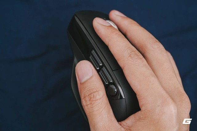 Cảm biến PixArt với dải DPI từ 800–6.000 mang lại khả năng tracking ổn định, kể cả trên mặt kính, kết hợp switch Huano silent cho thao tác êm ái.(Ảnh: Genk)