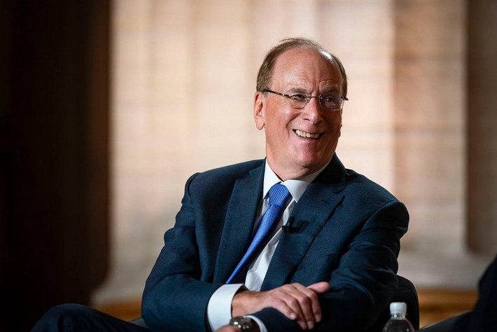 Quan điểm của ông nhận được sự đồng tình từ Larry Fink - CEO BlackRock, người cảnh báo Mỹ đang thiếu trầm trọng thợ điện.
