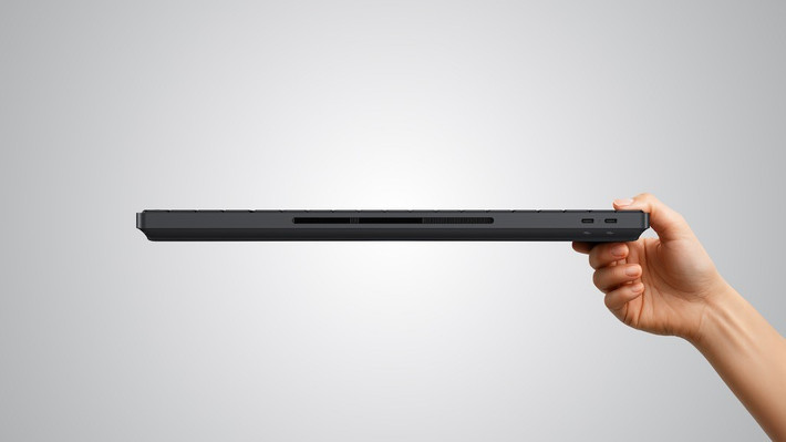 Với trọng lượng chỉ khoảng 1,5-1,7 pound và pin tích hợp dùng hơn 3 giờ, EliteBoard G1a linh hoạt hơn nhiều máy tính để bàn truyền thống.