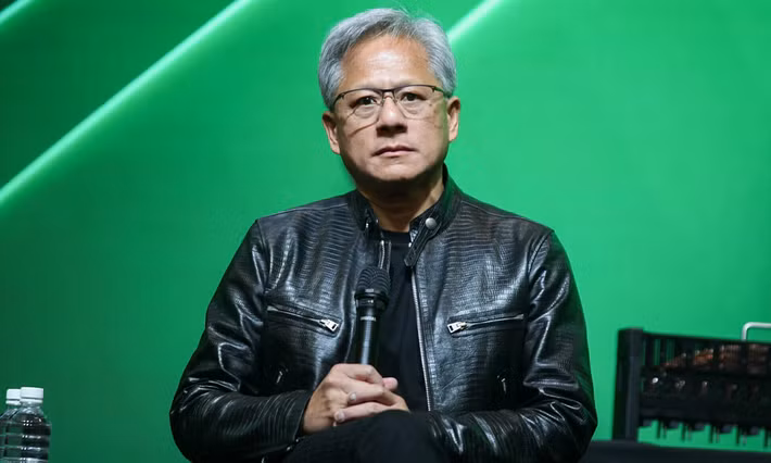 Chia sẻ này được CEO startup AI y tế Abridge là Shiv Rao tiết lộ trong podcast “20VC”, nơi ông kể lại cuộc gọi bất ngờ từ Jensen Huang vào lúc nửa đêm chỉ để đưa lời khuyên giúp startup vượt qua khó khăn.