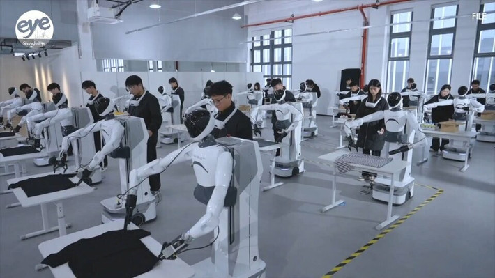 Dù tiềm năng lớn, giới chuyên gia cảnh báo nguy cơ bong bóng đầu tư khi ngành robotics phát triển quá nóng.