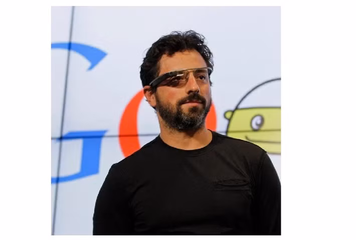 Brin khẳng định AI không thay thế con người, mà là công cụ bổ trợ trong quản trị.