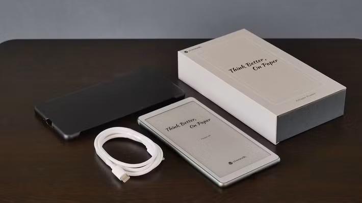 Ngay từ khâu đóng hộp, AIPaper Reader tạo thiện cảm với thiết kế tinh tế và phụ kiện chất lượng.