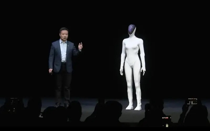 Nhiều khán giả nghi ngờ có người đóng giả, buộc CEO phải chứng minh trực tiếp.