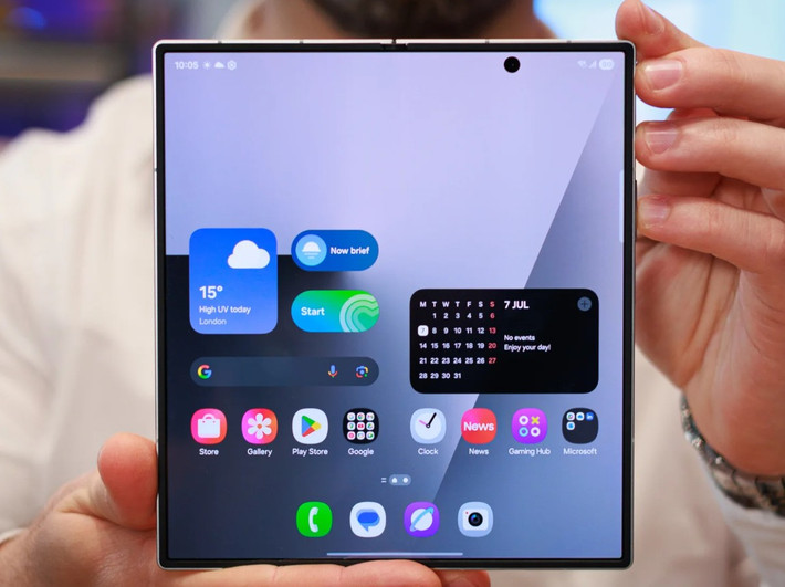 Đây là lựa chọn đáng cân nhắc cho dân văn phòng muốn một workstation bỏ túi tiện lợi và mạnh mẽ.