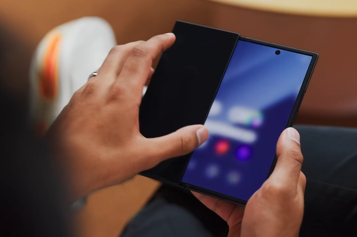 Yếu tố then chốt khiến hãng không mở rộng sản xuất là rủi ro độ bền và tỷ lệ lỗi, có thể ảnh hưởng trực tiếp tới hình ảnh thương hiệu.