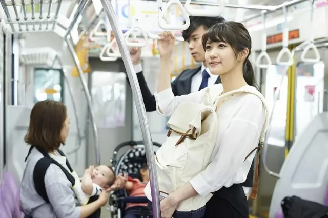 Người Nhật không muốn chia sẻ hay nghe lộ thông tin riêng trong không gian công cộng.