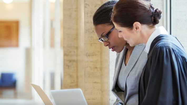 Thông điệp rõ ràng: công nghệ có thể hỗ trợ, nhưng không thể thay thế sự chân thành trong pháp luật.