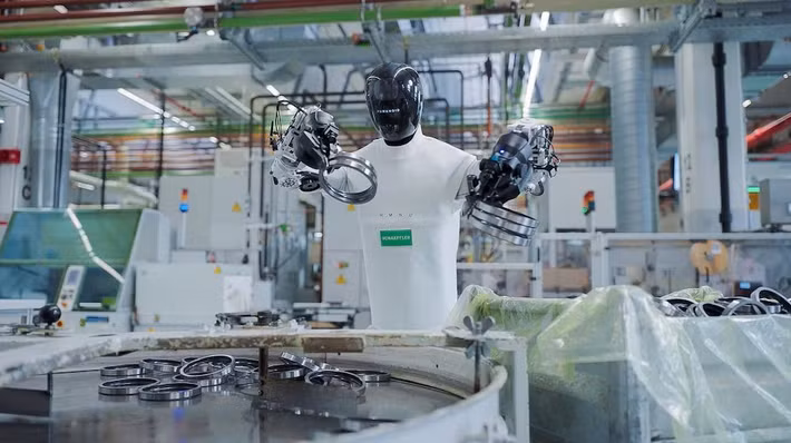 Theo thỏa thuận mới công bố, robot Humanoid sẽ không chỉ làm công việc vận chuyển hàng hóa mà còn trực tiếp tham gia vào các dây chuyền lắp ráp linh kiện chính xác tại nhà máy của Schaeffler, bao gồm cả những bộ truyền động actuators vốn được xem là “cơ bắp” của robot hình người.
