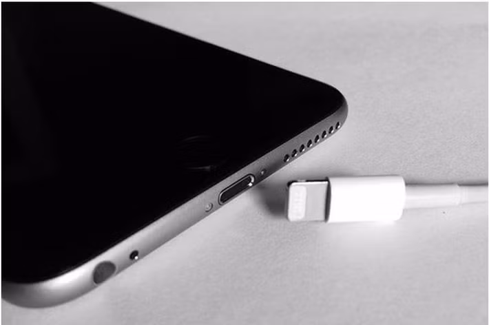 Các chuyên gia khẳng định sạc chậm không làm giảm tuổi thọ, thậm chí còn bảo vệ tế bào pin.