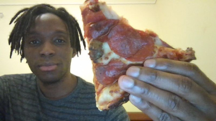 Nhờ cách này, họ kiếm đủ tiền trả tiền thuê nhà và sau đó mới phát triển AI thật sự.