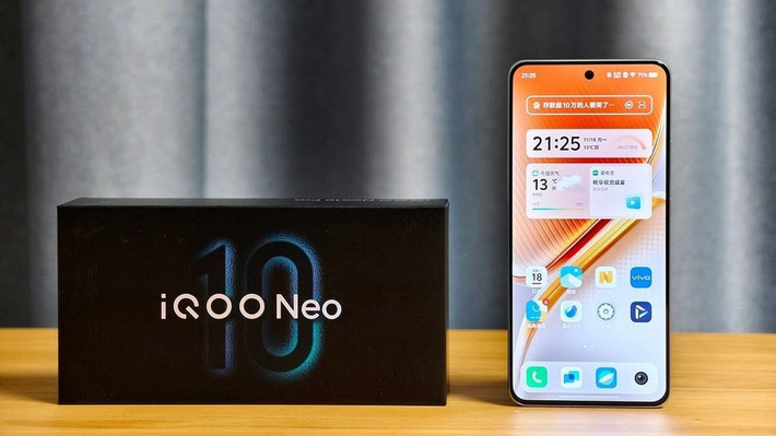 Vivo iQOO Neo 10 5G được định vị là mẫu smartphone hiệu năng cao với mức giá chỉ từ 8 đến 10 triệu đồng.