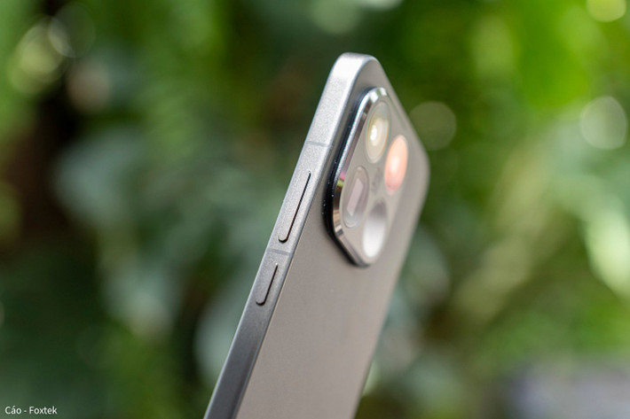 Pin 5.500 mAh sạc nhanh 90W có dây và 50W không dây, chỉ cần 15 phút để nạp lại 50% năng lượng.(Ảnh: Cáo-Foxtek)