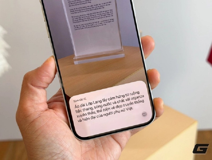 Các tính năng như viết lại, tóm tắt văn bản hay gợi ý thông minh xuất hiện tự nhiên trong mọi ứng dụng quen thuộc.(Ảnh: Genk)