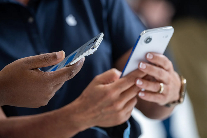 Với giá khởi điểm 31,99 triệu đồng, iPhone Air đẹp nhưng chưa chắc thực dụng bằng các mẫu Pro.