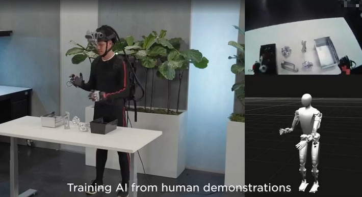 Họ thực hiện hàng trăm lần các hành động như lau bàn, nhấc ly nước, kéo rèm để robot ghi nhớ.