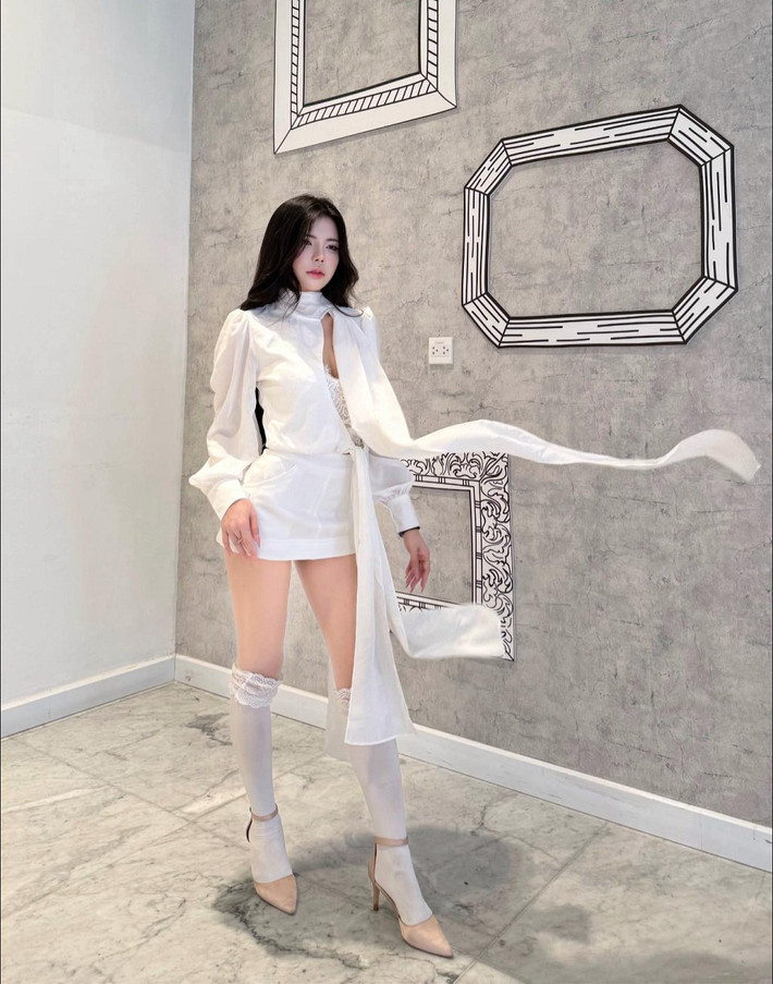 Nhiều fan nhận xét Mai Dora rất hợp với những vai phản diện bí ẩn, quyến rũ và quyền lực.