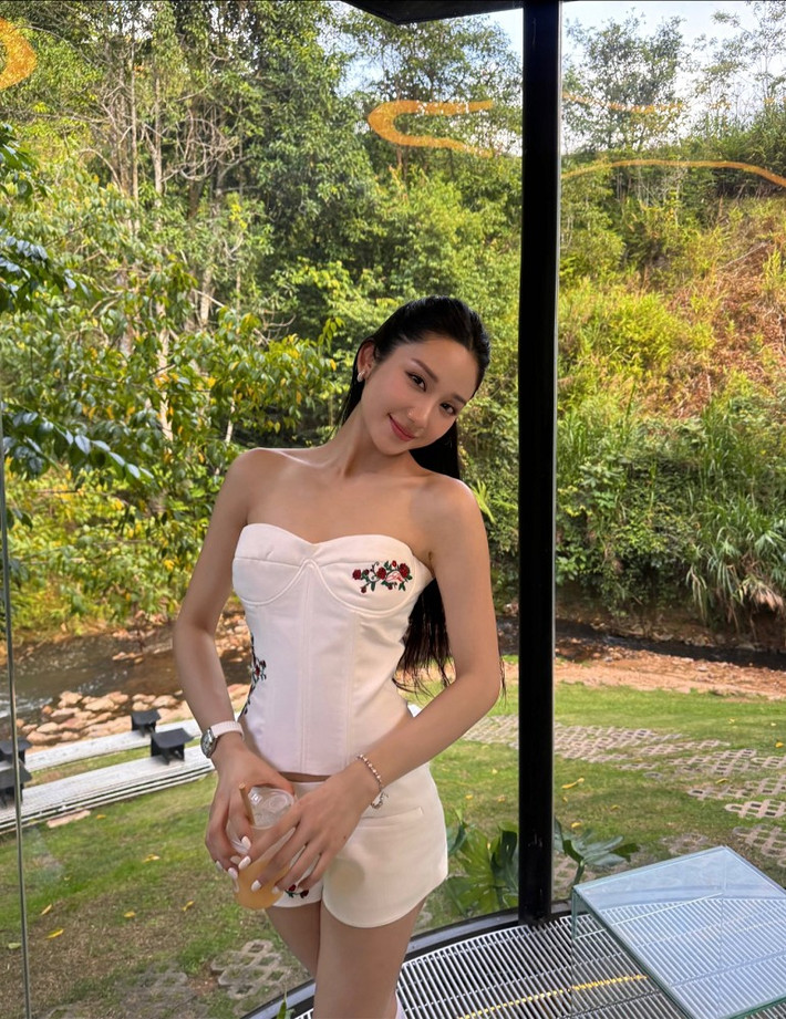 Cô khẳng định trang phục đẹp nhất là trang phục khiến mình thấy thoải mái và tự tin với chính bản thân.