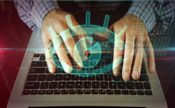 Nguy hiểm hơn, phần mềm keylogger có thể ghi lại toàn bộ thao tác bàn phím, bao gồm mật khẩu và mã OTP.