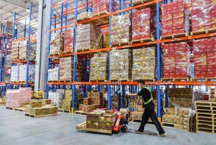 Dù vậy, kỷ lục 180 tỷ bưu kiện cho thấy logistics và thương mại điện tử vẫn là trụ cột quan trọng của kinh tế Trung Quốc hiện nay.