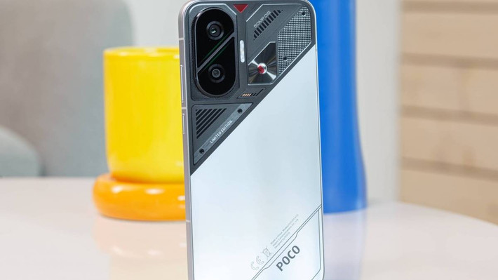 1. Xiaomi Poco F7 nổi bật với màn AMOLED 6.83 inch sáng, chip Snapdragon 8s Gen 4 và pin 6.500 mAh, hỗ trợ sạc 90 W cùng chuẩn IP68.