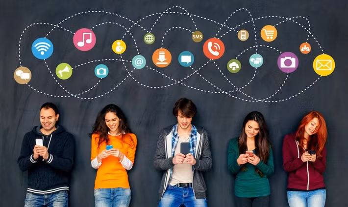 Những ứng dụng như TikTok, LinkedIn hay Vieclam24h đang trở thành công cụ quen thuộc của thế hệ này.