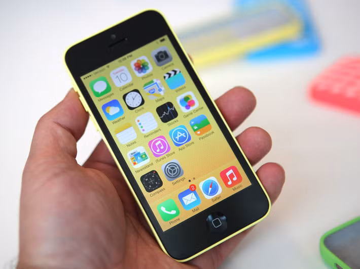 Sự trở lại của iPhone 5C cho thấy một xu hướng đáng chú ý khi người trẻ bắt đầu tìm về những sản phẩm cũ để trải nghiệm cảm giác khác biệt và cân bằng hơn trong thế giới số.