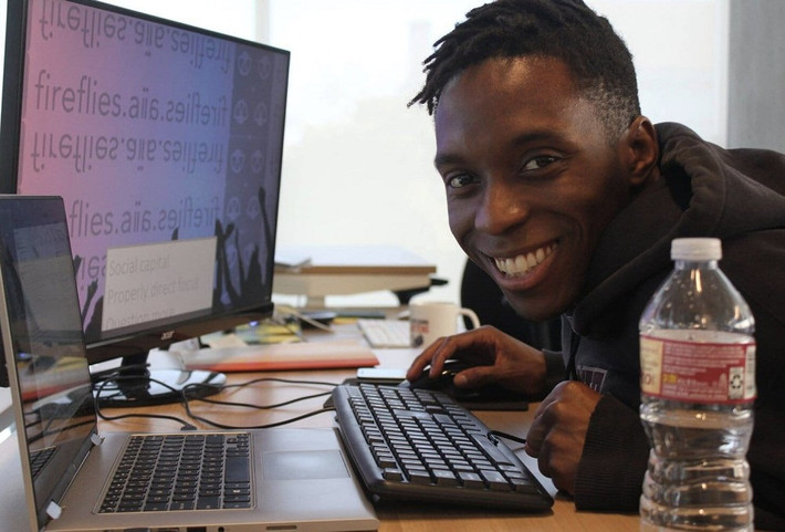 CTO Sam Udotong tiết lộ ban đầu dịch vụ AI thực chất chỉ là hai founder gõ tay ghi chú.