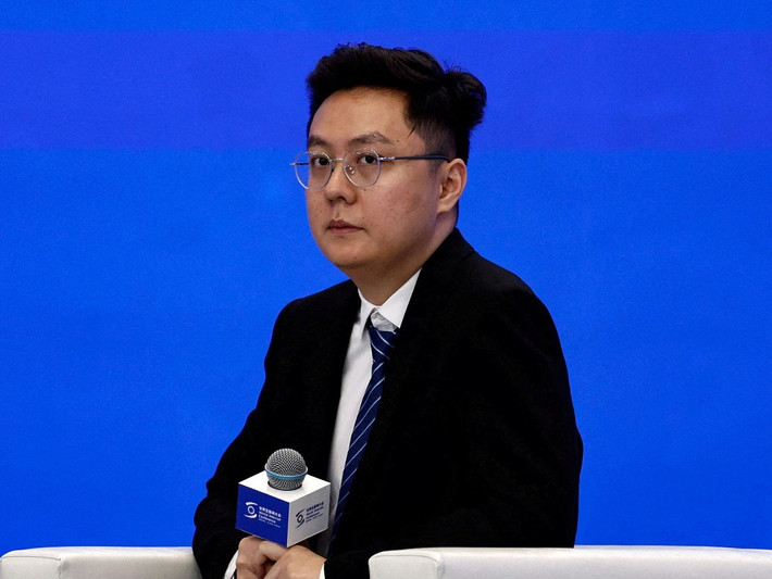 Chen Deli, nhà nghiên cứu cấp cao của DeepSeek, cảnh báo AI có thể xóa sổ hầu hết việc làm.