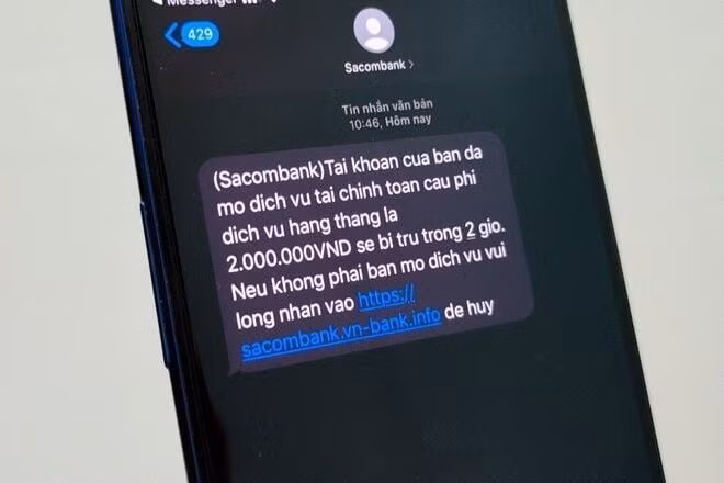 Ba sai lầm phổ biến gồm: mã xác thực (token) dễ đoán, thời gian hiệu lực quá dài và truy xuất dữ liệu thừa khi nhấn link.