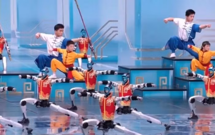 Wang nhấn mạnh trí thông minh thể hiện qua hành động khó hơn nhiều so với trí tuệ ngôn ngữ như ChatGPT.