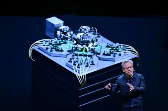 Ông gọi đây là bước chuyển để biến Nvidia thành “kiến trúc sư” của kỷ nguyên trí tuệ nhân tạo, dẫn dắt từ trung tâm dữ liệu đến công nghiệp robot.