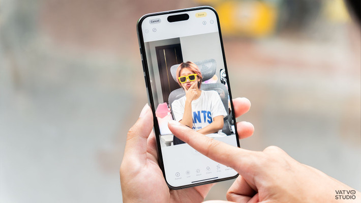 Người dùng nên kiểm tra lại iPhone ngay hôm nay để có trải nghiệm an toàn, tiện lợi và lâu bền hơn. (Ảnh: Vatvostudio)