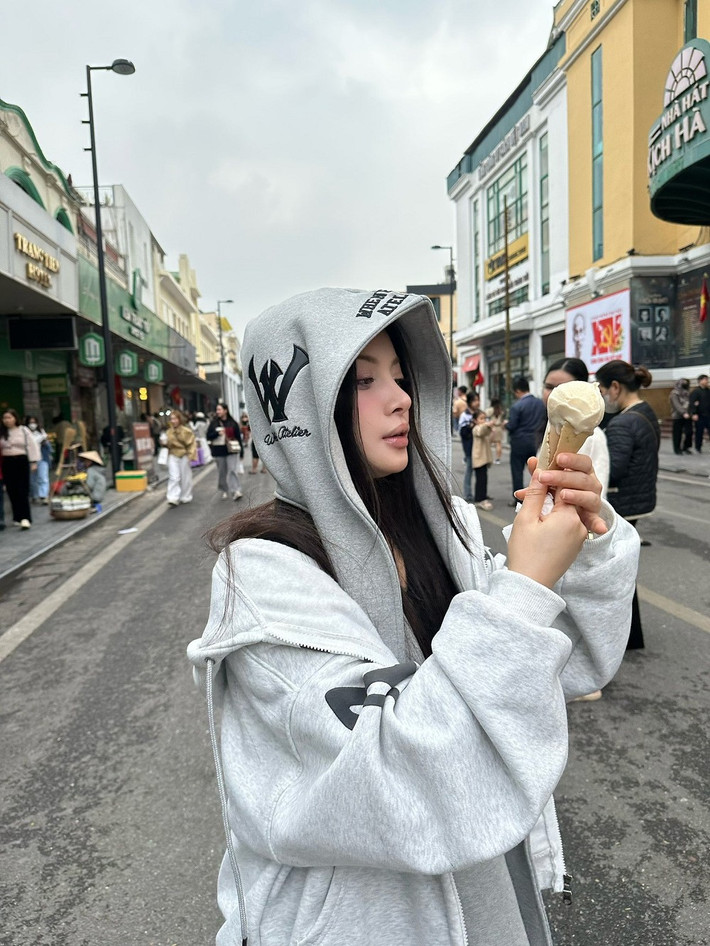 Nữ TikToker từng gây ồn ào với các phiên livestream nay đã có màn comeback táo bạo.