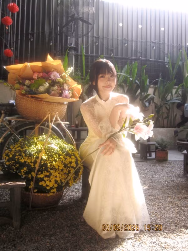 Bộ ảnh nhận về “cơn mưa” lời khen khi thể hiện rõ sự tự tin, duyên dáng và đa dạng trong phong cách của cô.