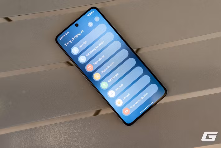 Thời lượng pin công bố lên tới 52 giờ tiết kiệm hoặc 31 giờ phát video liên tục.(Ảnh: Genk)