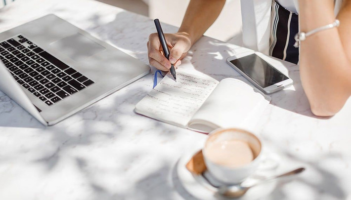 Nhà văn và người viết đối mặt rủi ro khi AI ngày càng viết nội dung chuẩn SEO tốt hơn.