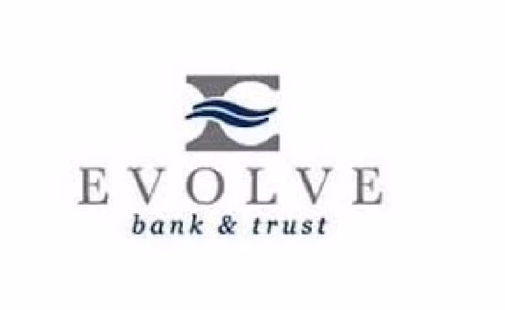 Step hợp tác với Evolve Bank &amp; Trust để cung cấp tài khoản tiết kiệm, chi tiêu và thẻ Visa.