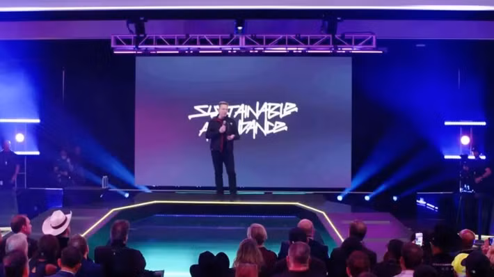 Tuy nhiên, nhiều chuyên gia lo ngại việc phân phối tài sản và thu nhập trong xã hội mới.