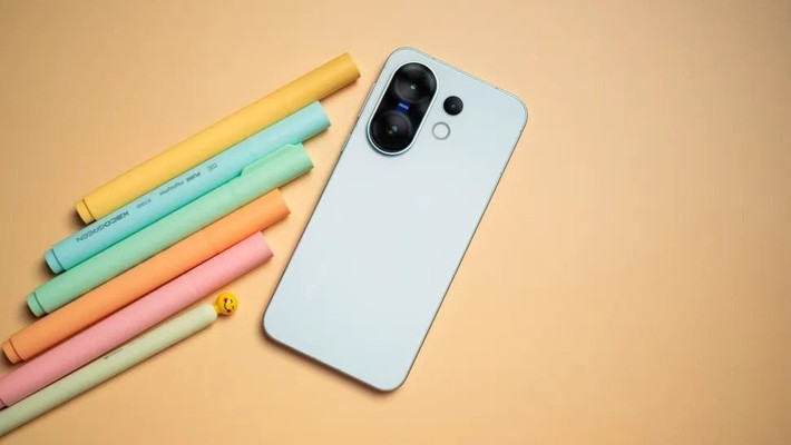 Vivo X200 FE được đánh giá là chiếc điện thoại nhỏ gọn đáng mua nhất năm 2025.
