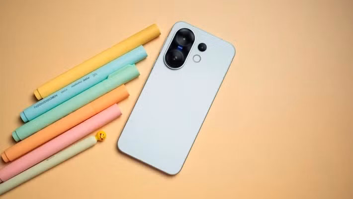 Vivo X200 FE được đánh giá là chiếc điện thoại nhỏ gọn đáng mua nhất năm 2025.