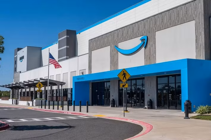 Thay vì sa thải ồ ạt, hãng sẽ ngừng tuyển thêm nhân sự mới, giảm dần số lượng qua hình thức nghỉ việc tự nhiên.